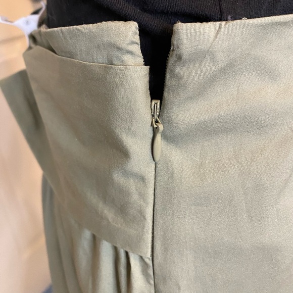 Vince Camuto, asymmetric, tiered, ruffled midi skirt with matching belt. SZ XS - Picture 7 of 11